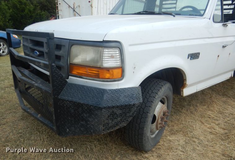 image for item FI9148 1997 Ford F350  tow truck