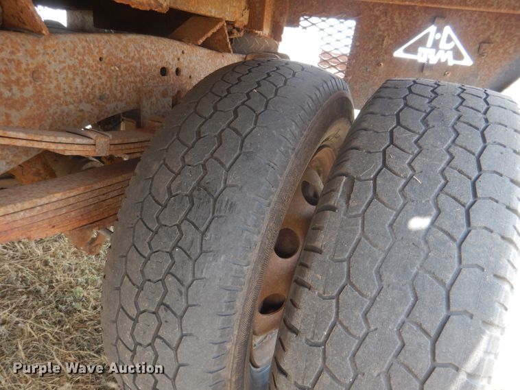 image for item FI9148 1997 Ford F350  tow truck