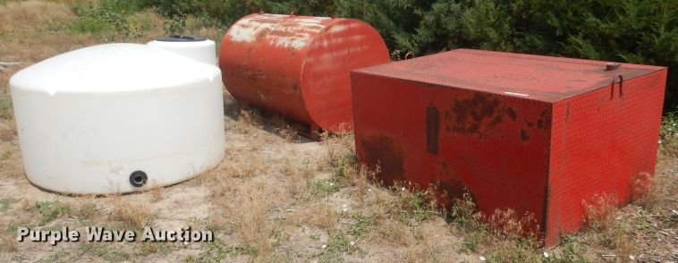 image for item FI9161 Three tanks