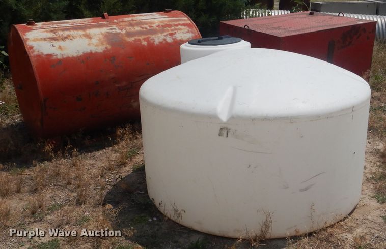 image for item FI9161 Three tanks