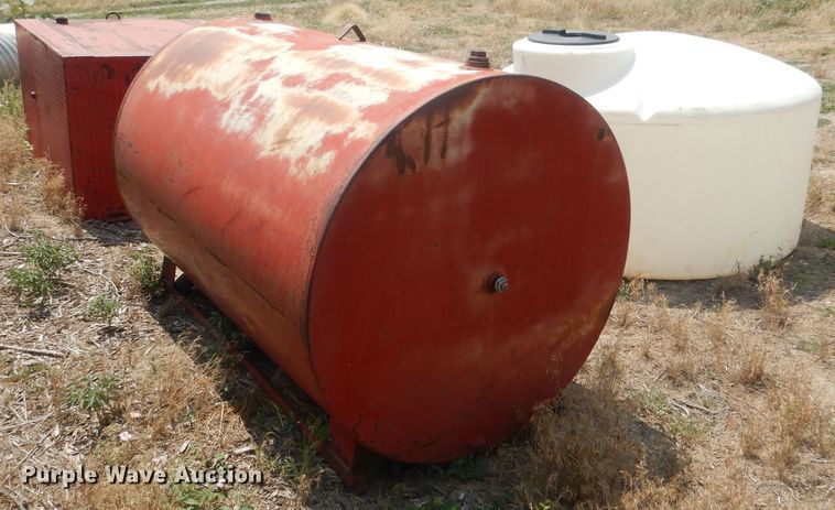 image for item FI9161 Three tanks