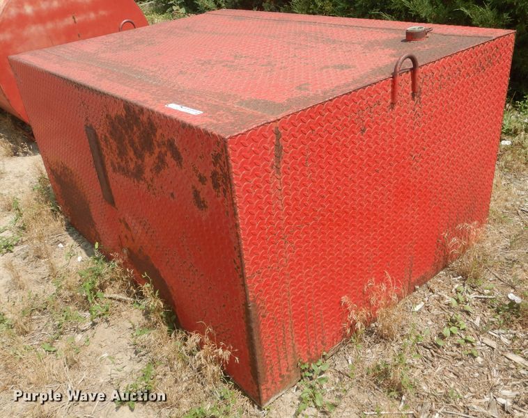 image for item FI9161 Three tanks