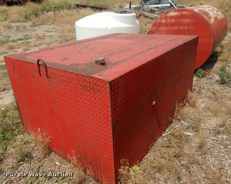 image for item FI9161 Three tanks