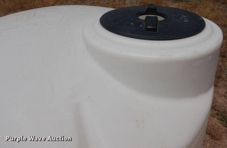 image for item FI9161 Three tanks