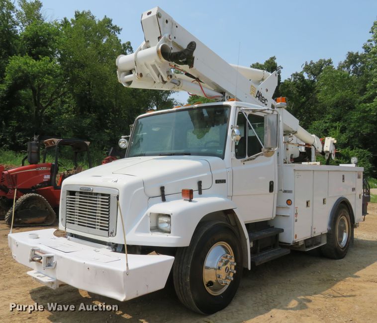 image for item FP9355 2003 Freightliner FL70  bucket truck