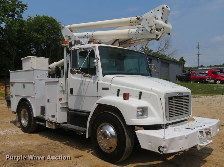 image for item FP9355 2003 Freightliner FL70  bucket truck
