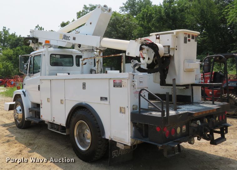 image for item FP9355 2003 Freightliner FL70  bucket truck