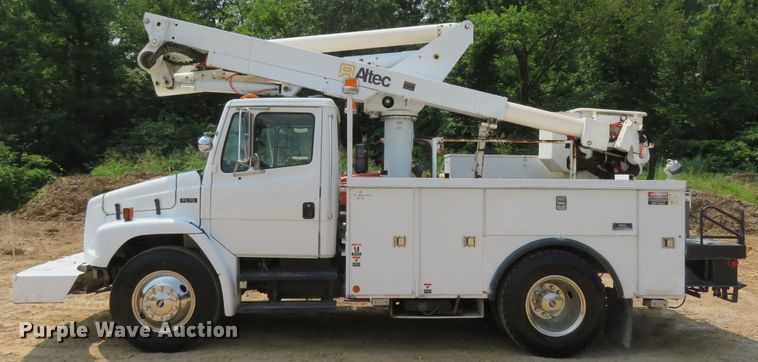 image for item FP9355 2003 Freightliner FL70  bucket truck