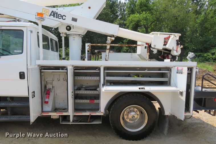 image for item FP9355 2003 Freightliner FL70  bucket truck