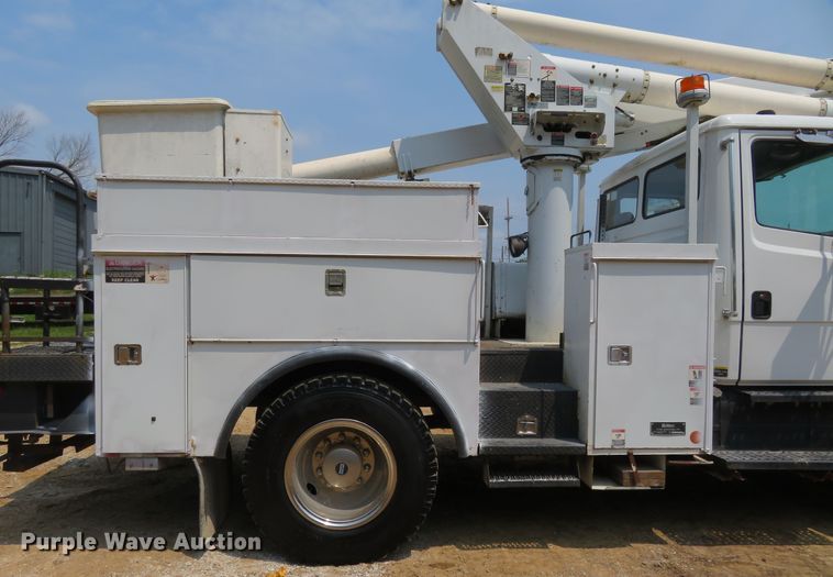 image for item FP9355 2003 Freightliner FL70  bucket truck