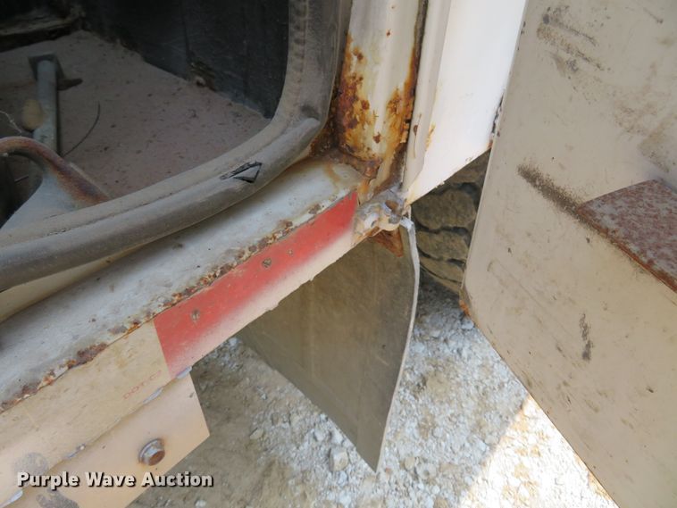 image for item FP9355 2003 Freightliner FL70  bucket truck