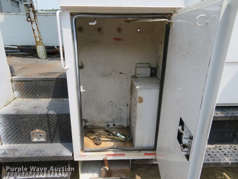 image for item FP9355 2003 Freightliner FL70  bucket truck