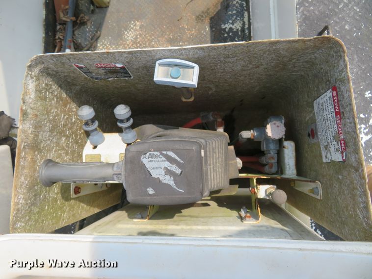 image for item FP9355 2003 Freightliner FL70  bucket truck