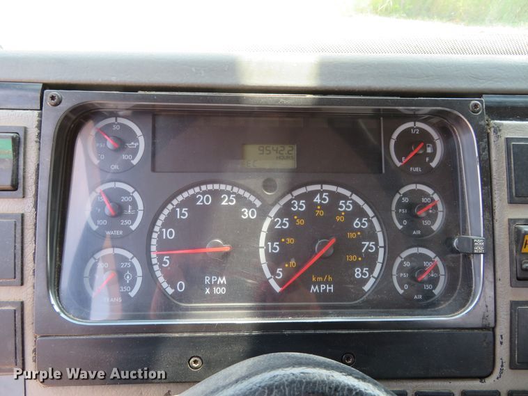 image for item FP9355 2003 Freightliner FL70  bucket truck