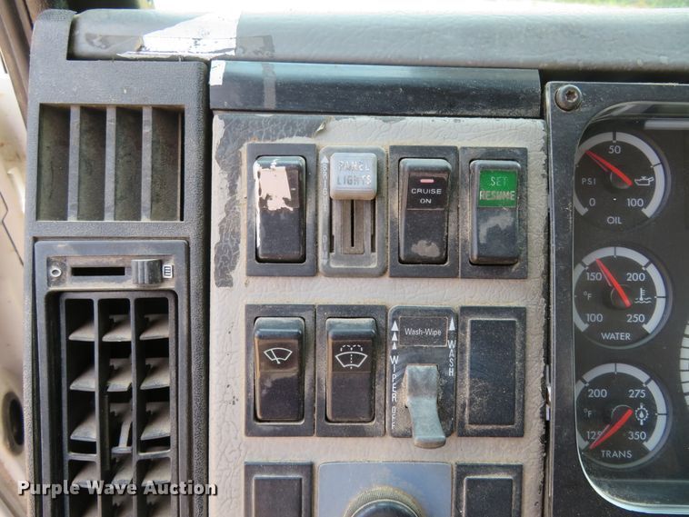 image for item FP9355 2003 Freightliner FL70  bucket truck