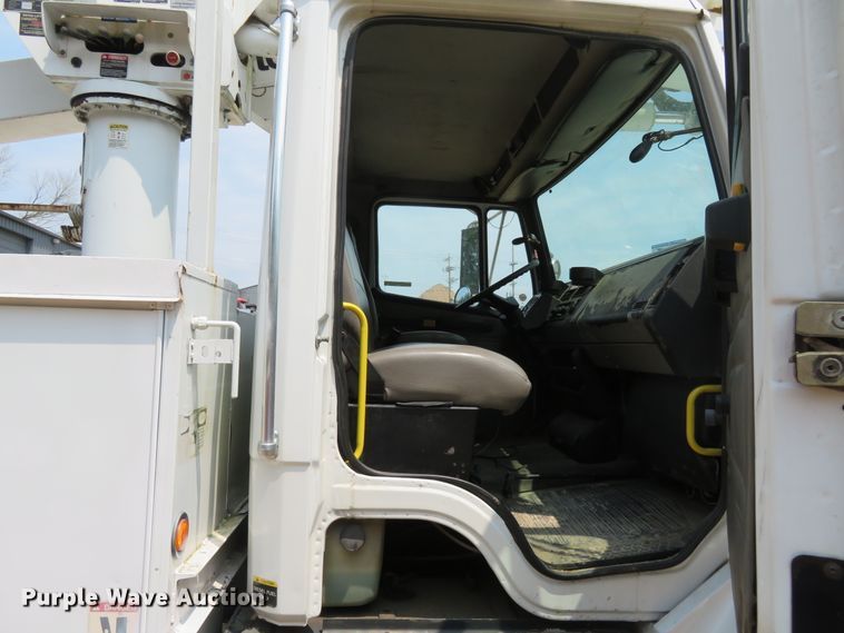 image for item FP9355 2003 Freightliner FL70  bucket truck