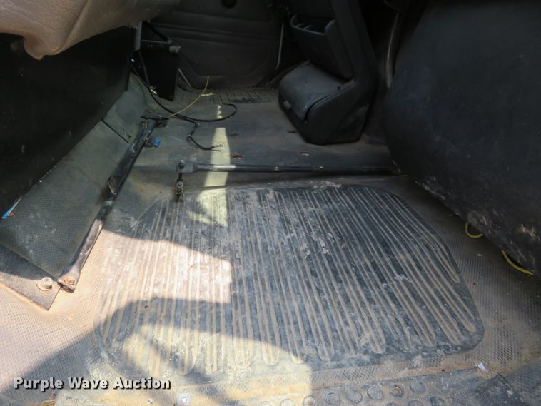 image for item FP9355 2003 Freightliner FL70  bucket truck