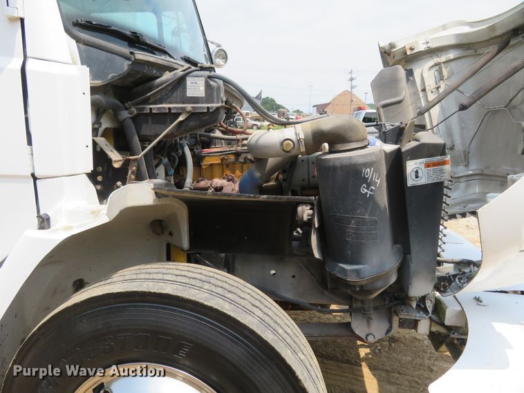 image for item FP9355 2003 Freightliner FL70  bucket truck