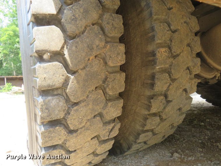 image for item FP9355 2003 Freightliner FL70  bucket truck