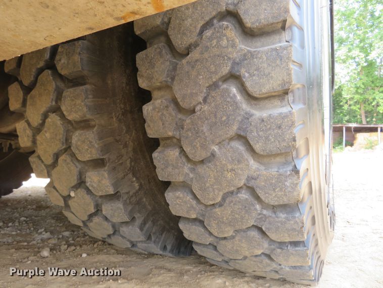 image for item FP9355 2003 Freightliner FL70  bucket truck