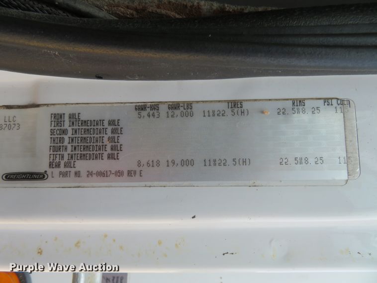 image for item FP9355 2003 Freightliner FL70  bucket truck