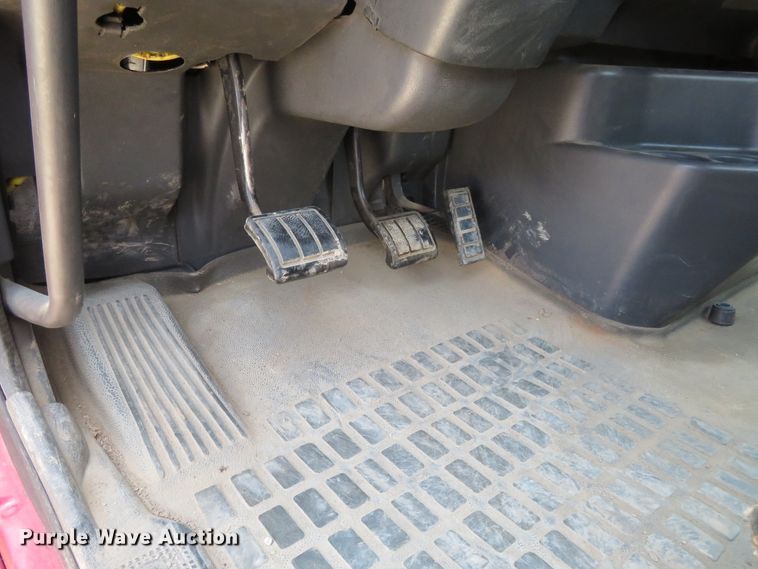 image for item FP9356 1999 Volvo VN  semi truck