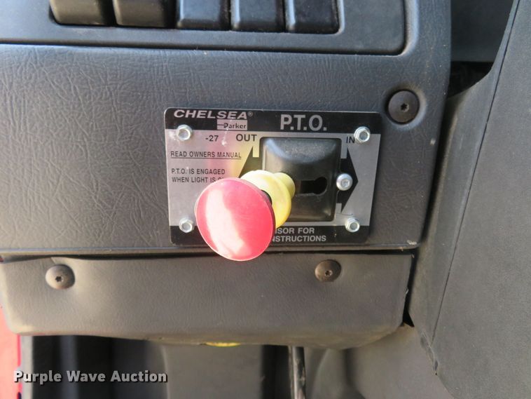 image for item FP9356 1999 Volvo VN  semi truck