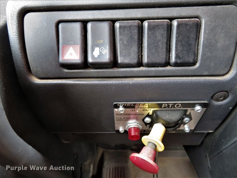 image for item FP9356 1999 Volvo VN  semi truck