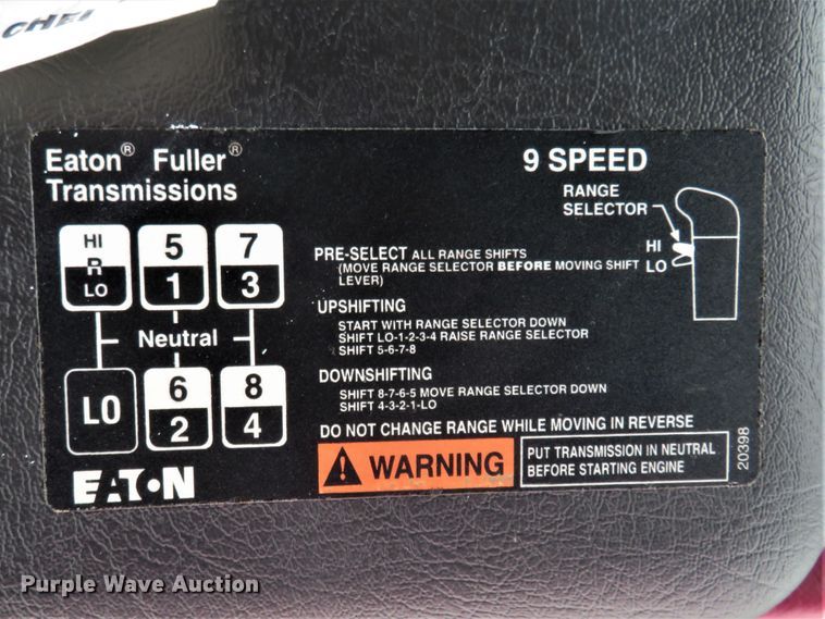 image for item FP9356 1999 Volvo VN  semi truck