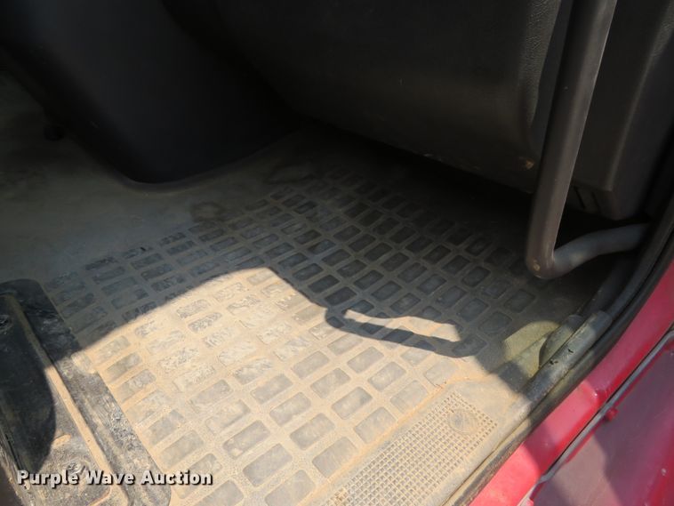 image for item FP9356 1999 Volvo VN  semi truck