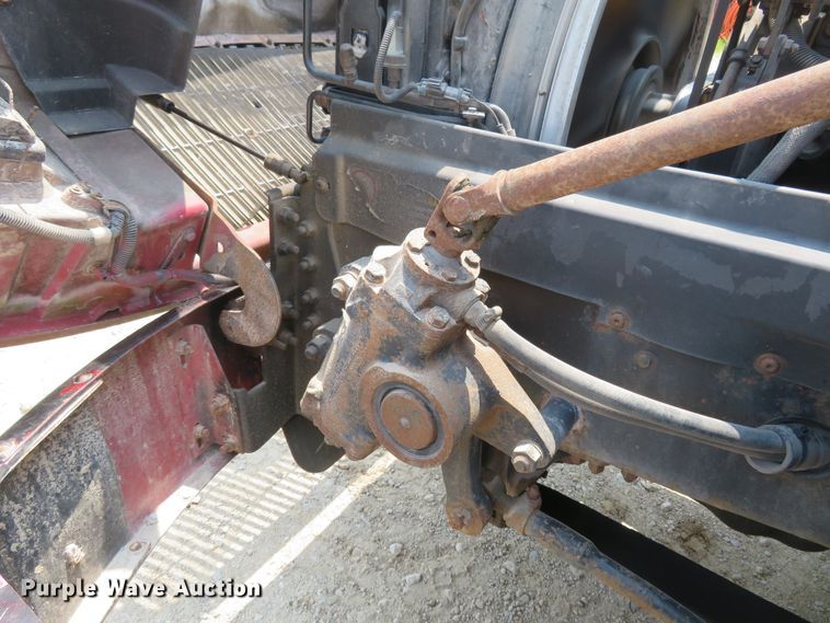 image for item FP9356 1999 Volvo VN  semi truck