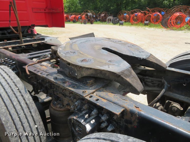 image for item FP9356 1999 Volvo VN  semi truck