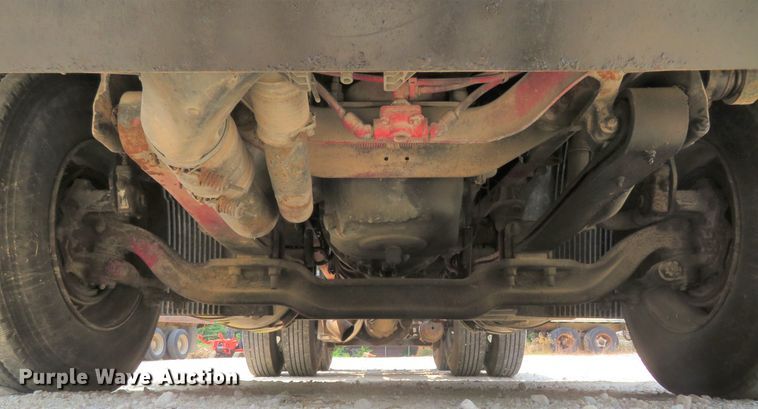 image for item FP9356 1999 Volvo VN  semi truck