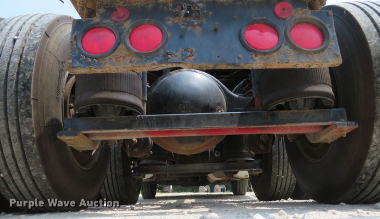 image for item FP9356 1999 Volvo VN  semi truck