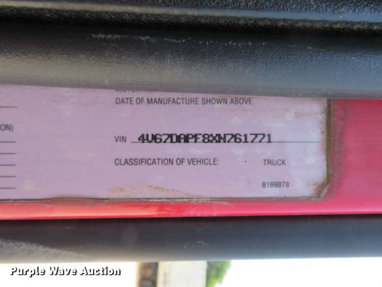 image for item FP9356 1999 Volvo VN  semi truck