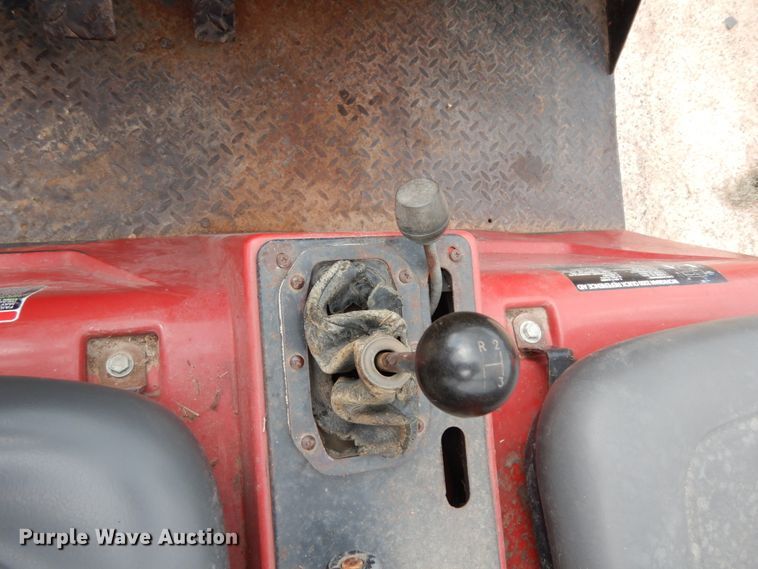 image for item HR9727 2002 Toro Workman 3200  utility vehicle