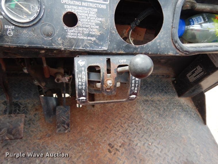 image for item HR9727 2002 Toro Workman 3200  utility vehicle