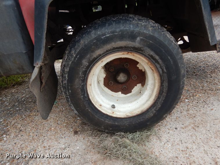 image for item HR9727 2002 Toro Workman 3200  utility vehicle