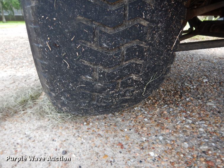 image for item HR9727 2002 Toro Workman 3200  utility vehicle