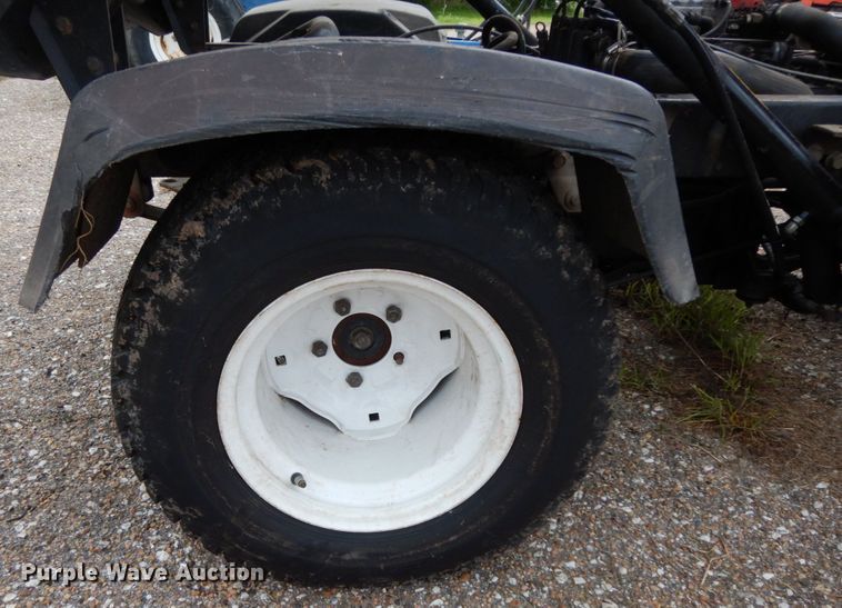 image for item HR9727 2002 Toro Workman 3200  utility vehicle