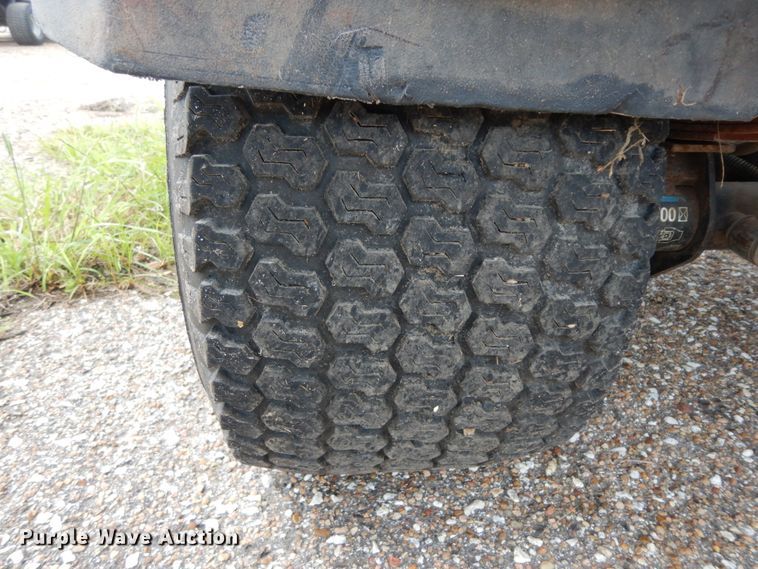 image for item HR9727 2002 Toro Workman 3200  utility vehicle