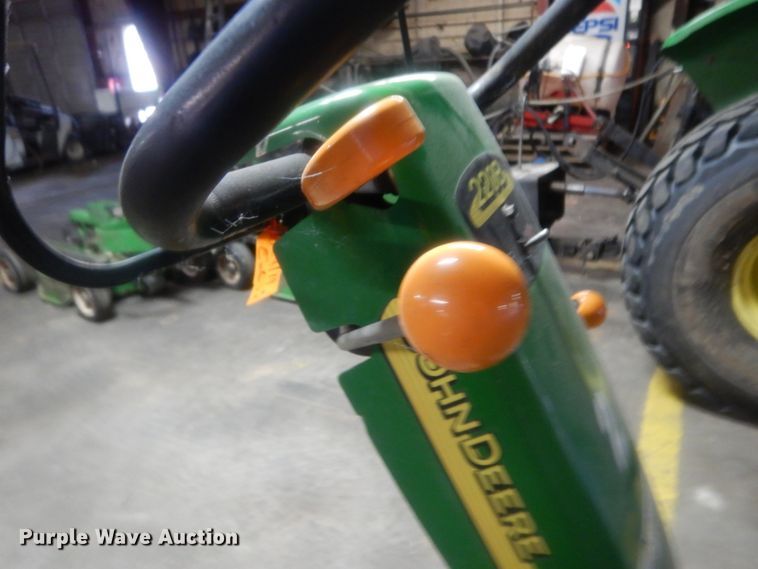image for item HR9731 John Deere 220B WBGM  greens mower