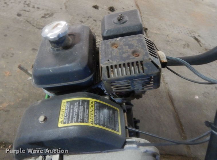 image for item HR9732 John Deere 220B WBGM  greens mower