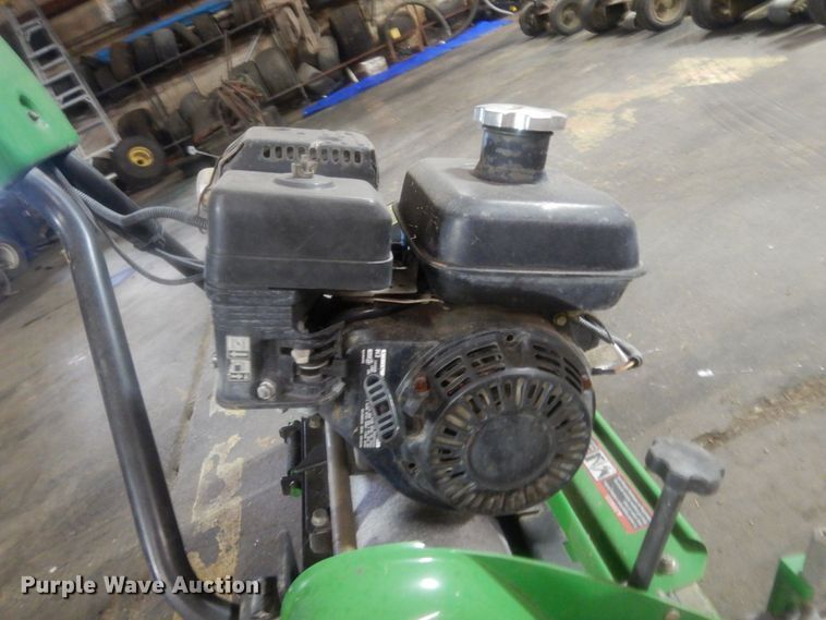 image for item HR9732 John Deere 220B WBGM  greens mower