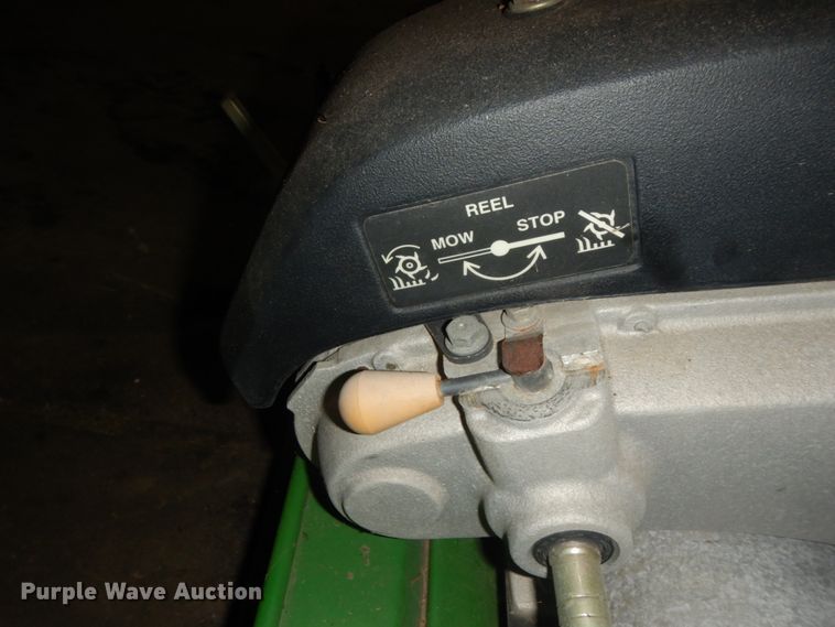 image for item HR9733 John Deere 220B WBGM  greens mower