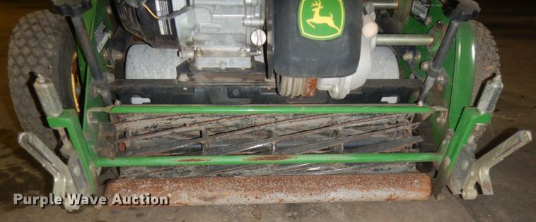 image for item HR9733 John Deere 220B WBGM  greens mower