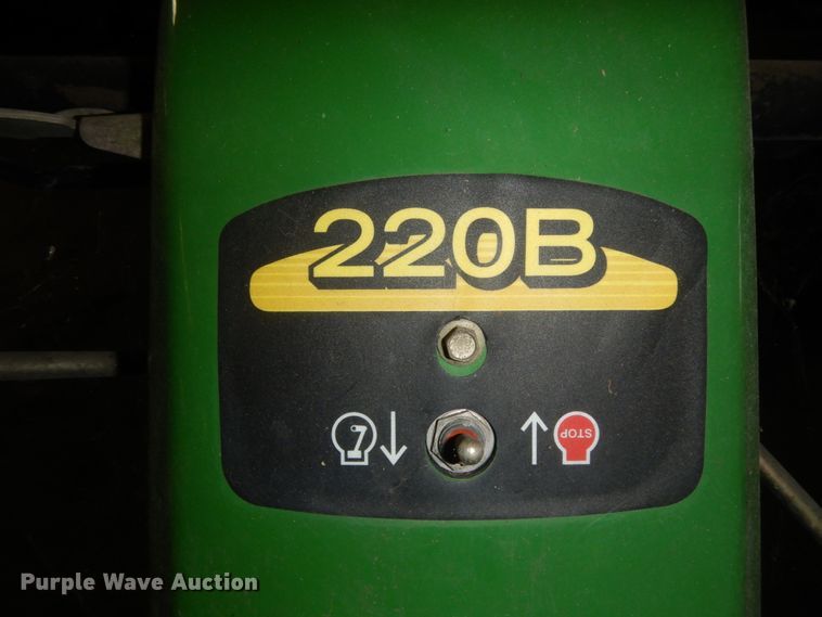 image for item HR9733 John Deere 220B WBGM  greens mower