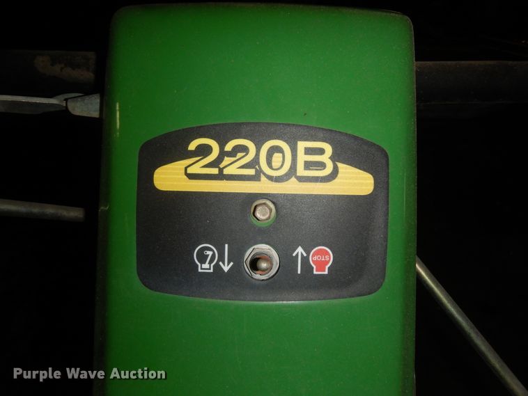image for item HR9734 John Deere 220B WBGM  greens mower