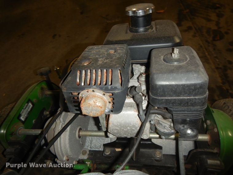 image for item HR9734 John Deere 220B WBGM  greens mower