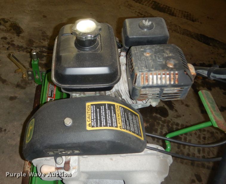 image for item HR9734 John Deere 220B WBGM  greens mower